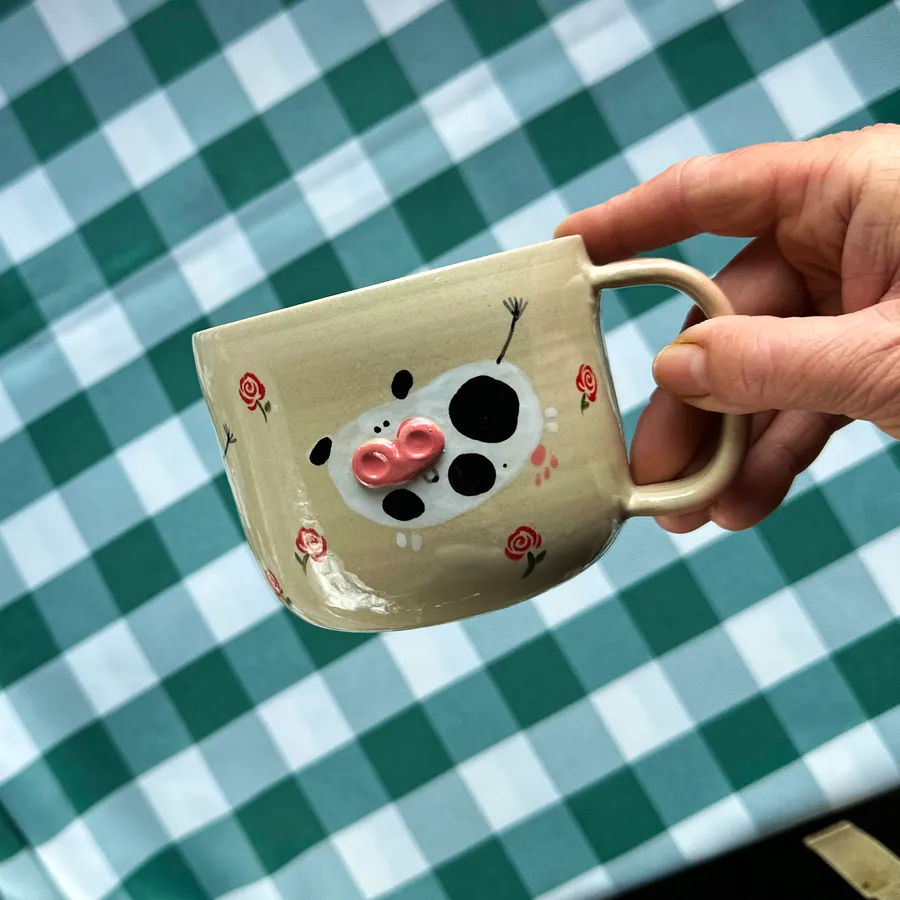 Kubek Krówki w różach