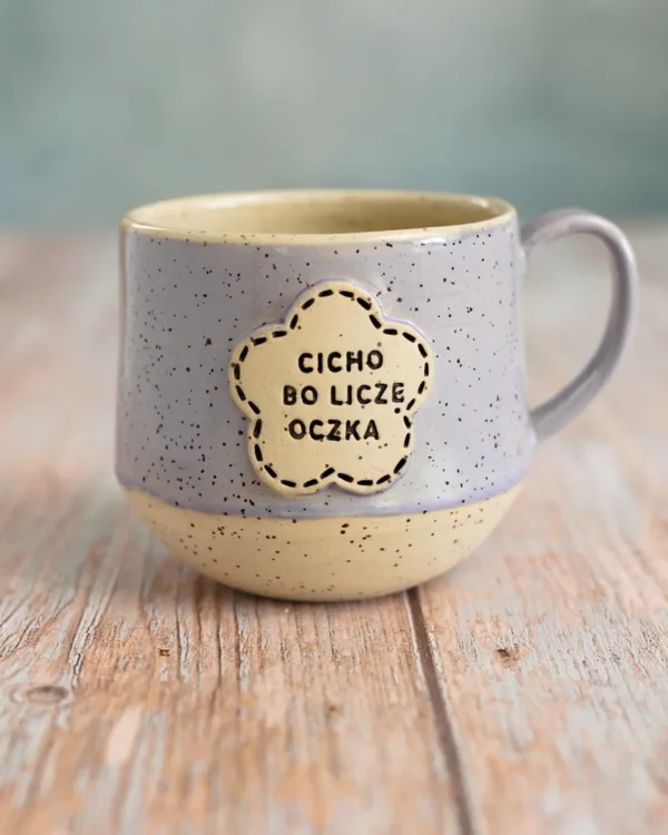 Kubek Cicho bo liczę oczka – fiolet